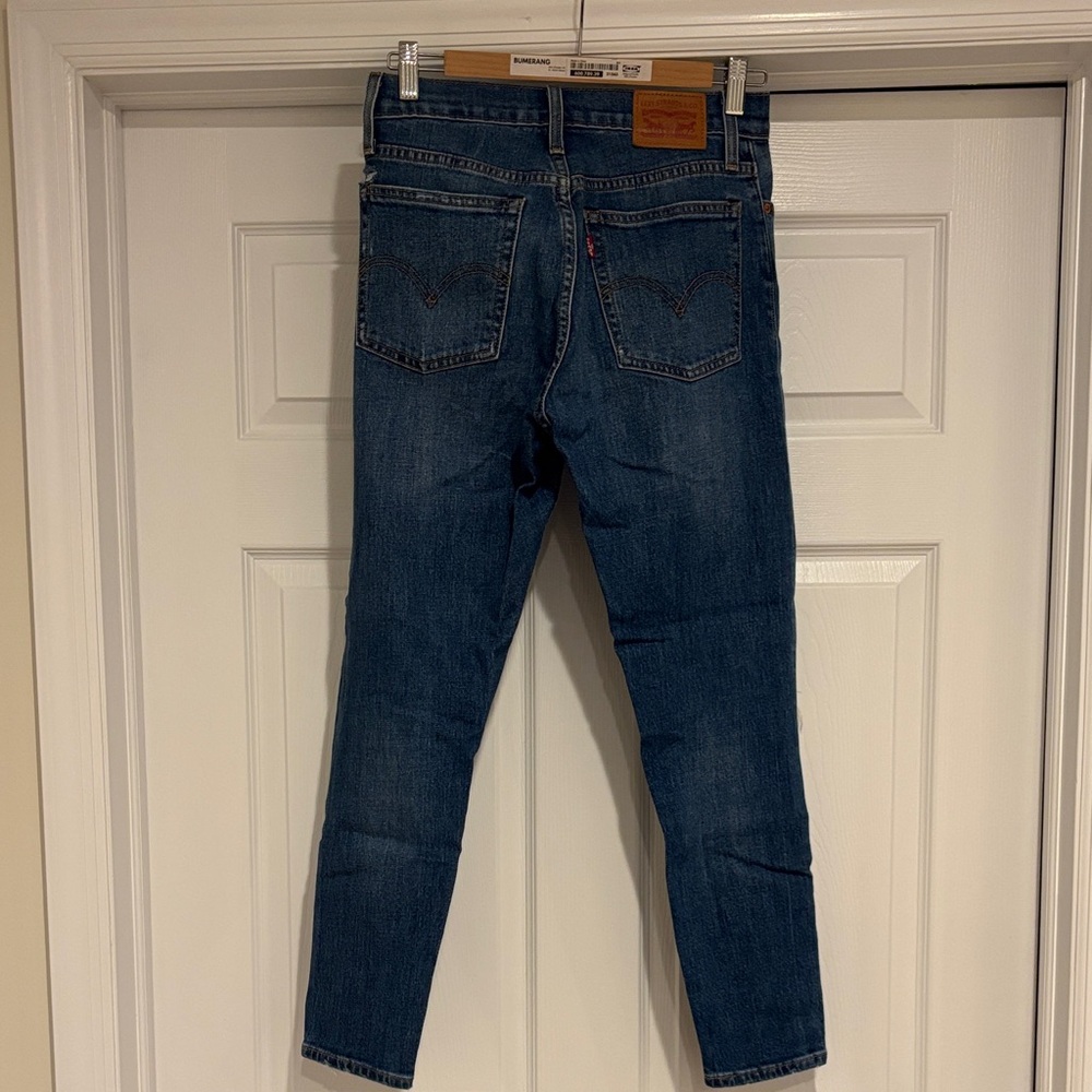Levi's Women's Blue Ankle Jeans